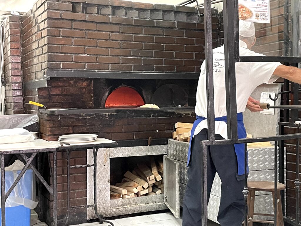 Piec do pizzy opalany drewnem
